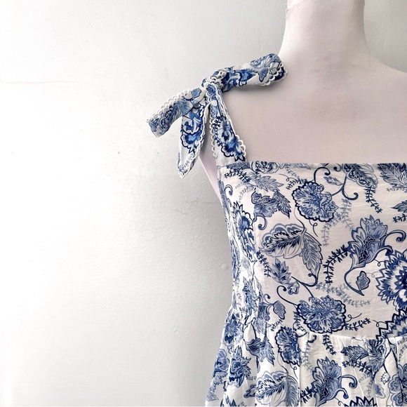Petal and Pup Janie Midi Blue & White Floral dress NWT size Medium - Picture 9 of 16